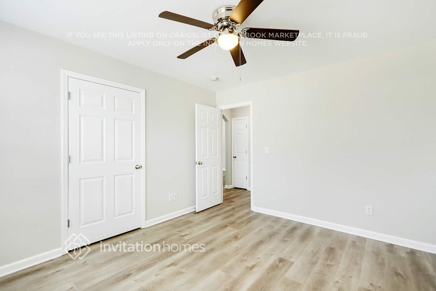 Building Photo - 5000 Buckeye Pl