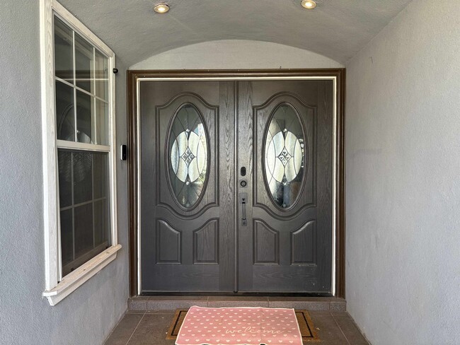 Building Photo - 8814 Crossway Dr