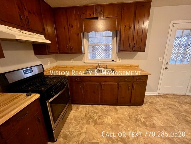 Building Photo - 270 Sage Dr