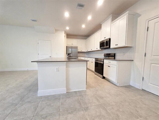 Building Photo - 3890 Knotty Pne St