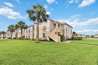 Building Photo - 2/2 condo available now at the Villagio for annual lease