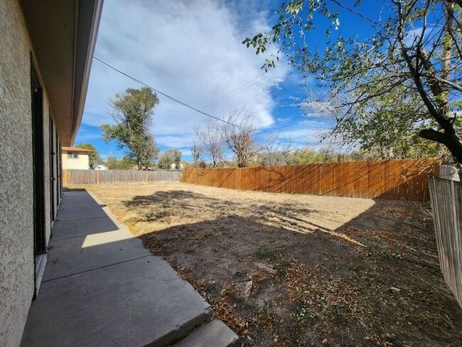 Building Photo - Cozy 2-Bed, 1-Bath Apartment – Upper Level with Covered Outdoor Space!