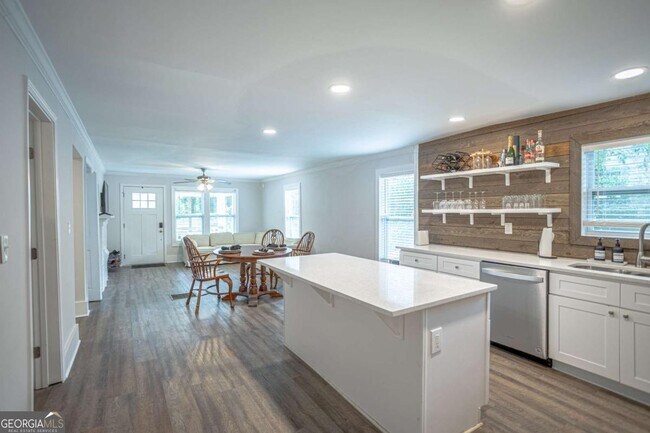 Building Photo - 1352 Akridge St NW