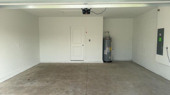 Building Photo - 1519 Jessica Blvd