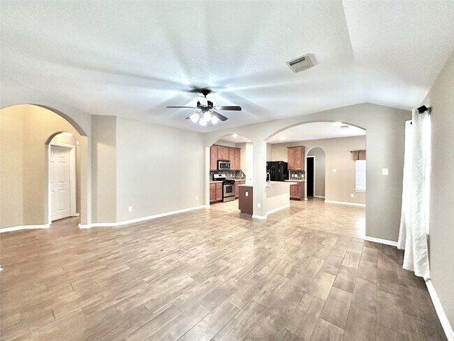 Building Photo - 6303 Tolstin Lakes Ln