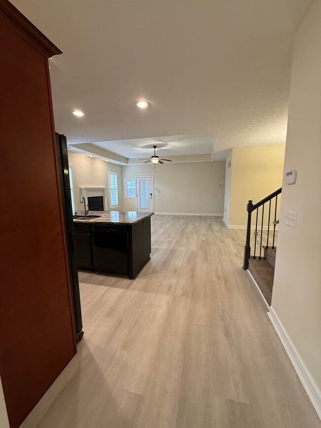 Building Photo - MOVE IN SPECIAL: 1/2 OFF FIRST FULL MONTHS RENT WITH A 12 MONTH LEASE!! 3BR/3BA in Prime Gallatin...