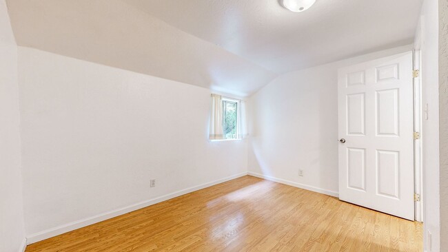 Building Photo - Adorable West County One Bedroom Cottage