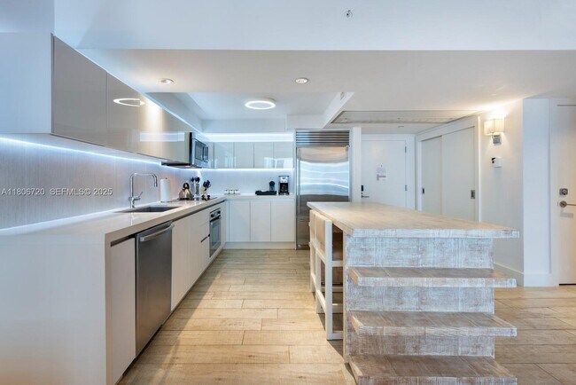 Building Photo - 102 24th St