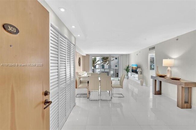 Building Photo - 9195 Collins Ave