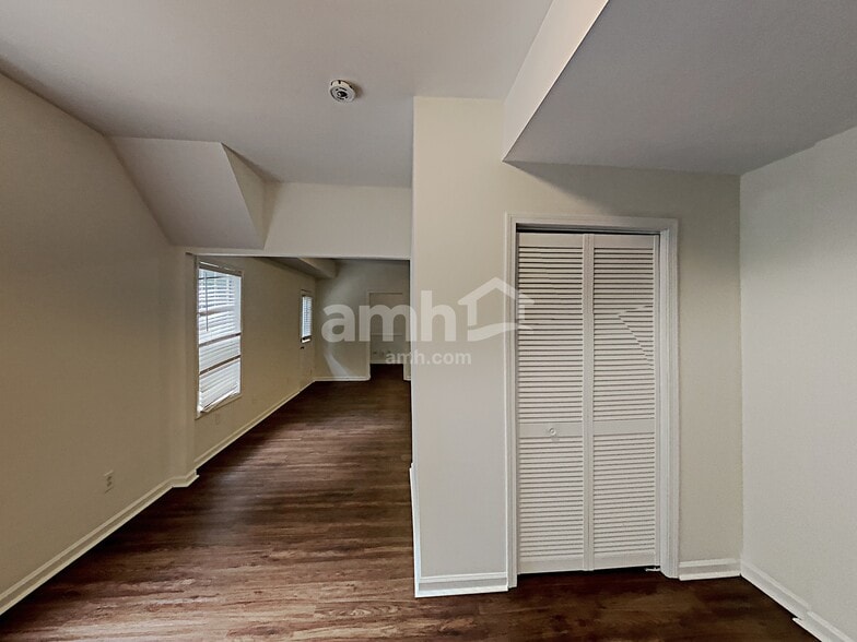 Building Photo - 7142 Big Woods Dr