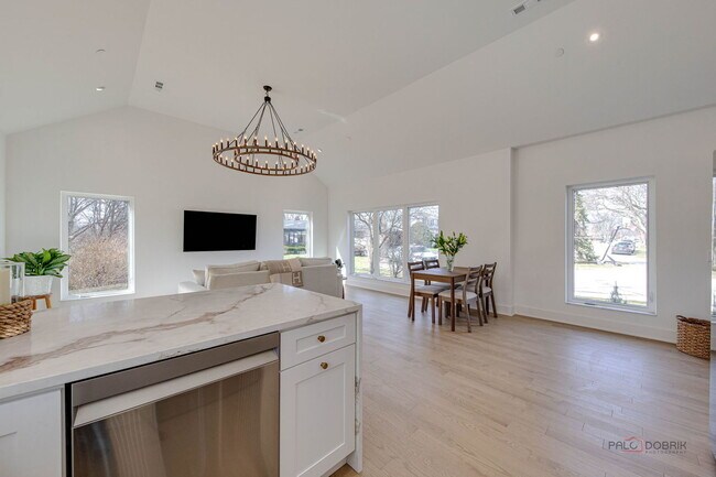 Building Photo - 19 Marina Dr