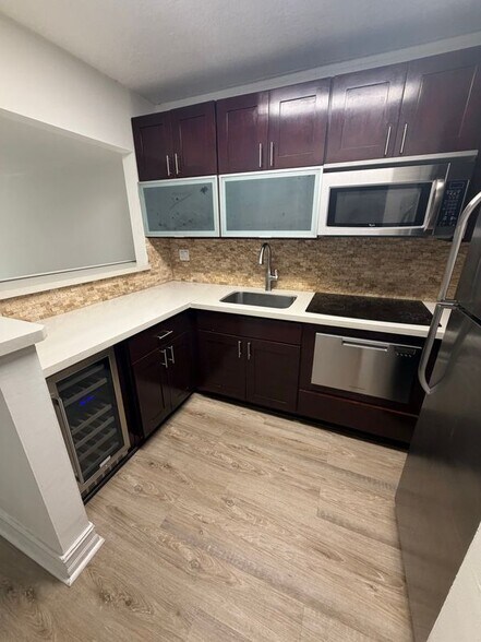 Building Photo - 3225 Bird Ave