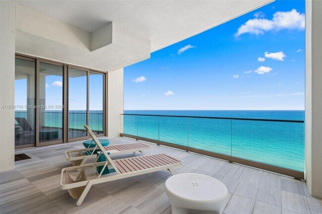 Building Photo - 17901 Collins Ave