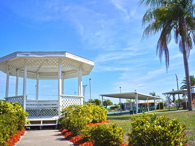 Building Photo - 55+ Community!!! Available May 23, 2025