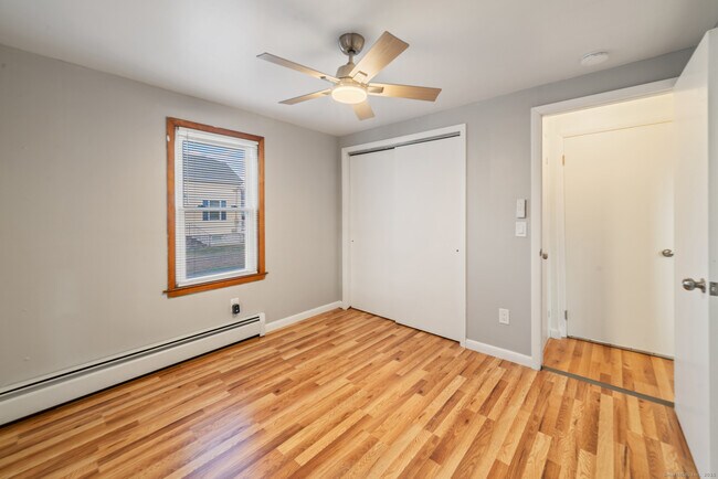 Building Photo - 46 Elaine Rd