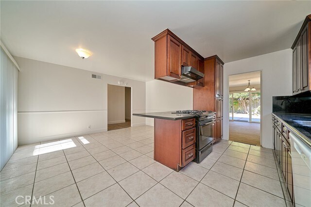 Building Photo - 27916 Alvarez Dr
