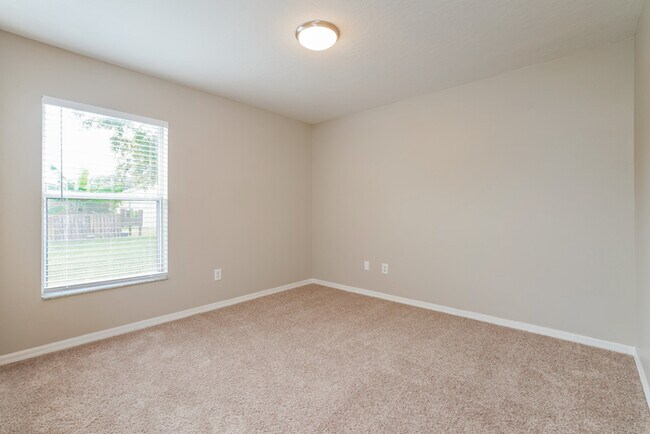 Building Photo - 669 Madrid Dr