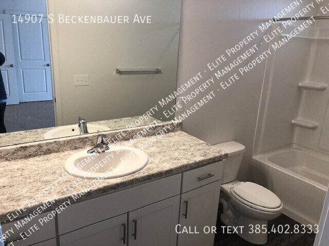 Building Photo - 14907 Beckenbauer Ave