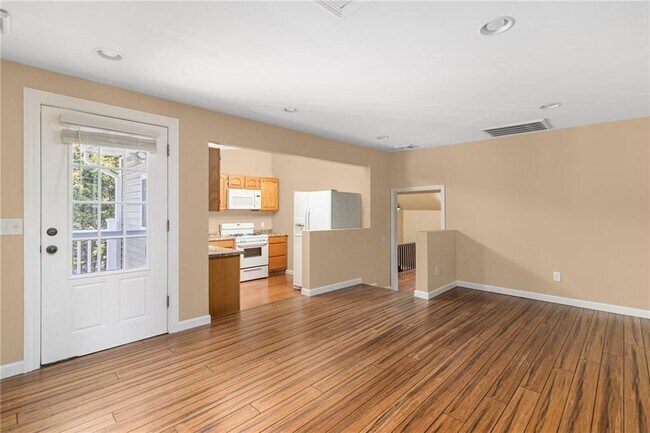 Building Photo - 275 Union Ave