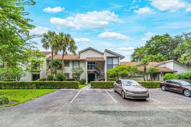 Building Photo - 11223 Pond View Dr