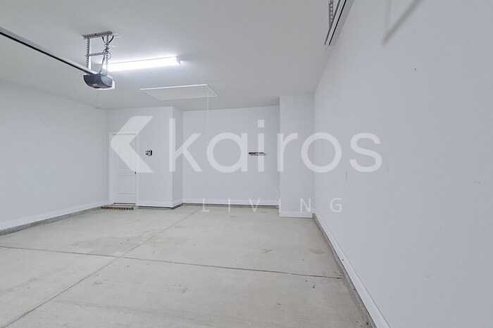 Building Photo - 14710 Sonoma Blvd
