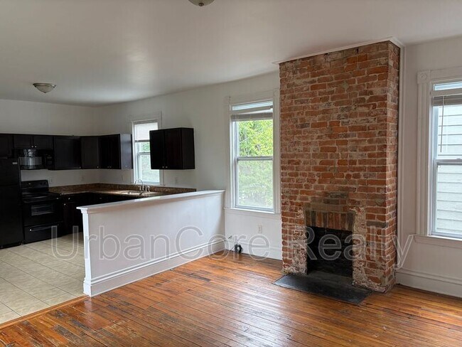 Building Photo - 621 N 31st St