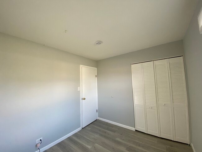 Building Photo - 12814 E Playfield Dr