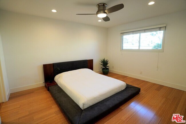 Building Photo - 2016 Euclid St