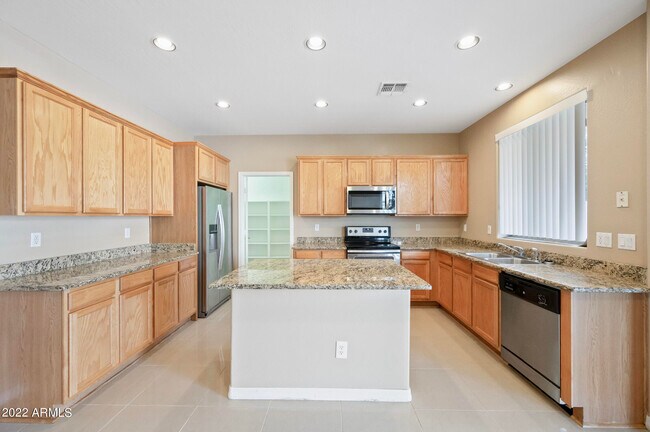 Building Photo - 2684 E Birchwood Pl