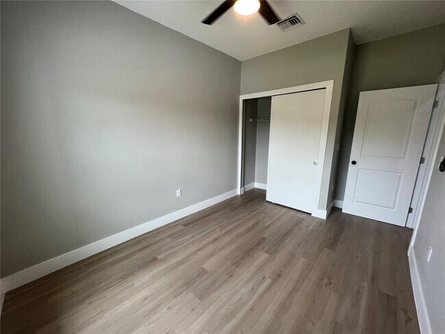Building Photo - 12130 Henley Ave