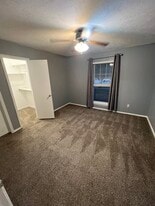 Building Photo - 2103 Heather Hill Ln