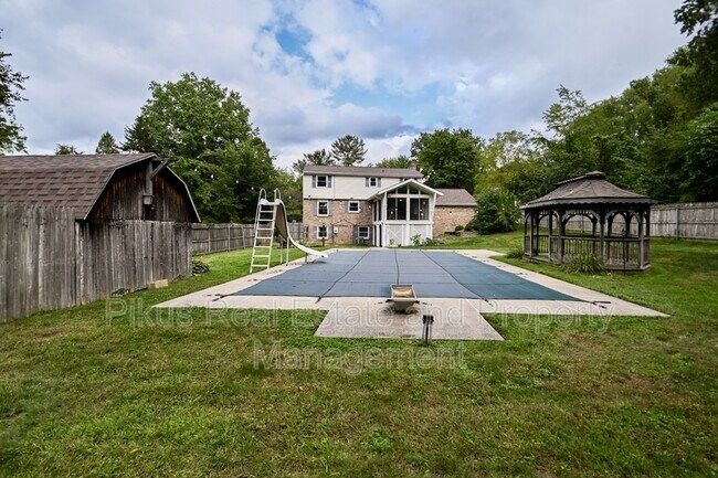 Building Photo - 1280 Linwood Ave SW