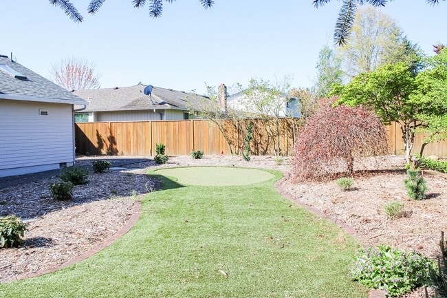 Building Photo - 2905 NE 26th St