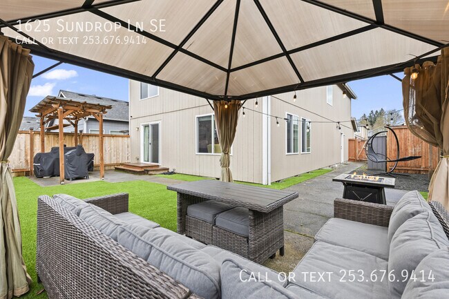 Building Photo - 1625 Sundrop Ln SE