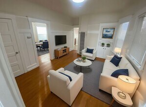 Building Photo - 809-811 26th St