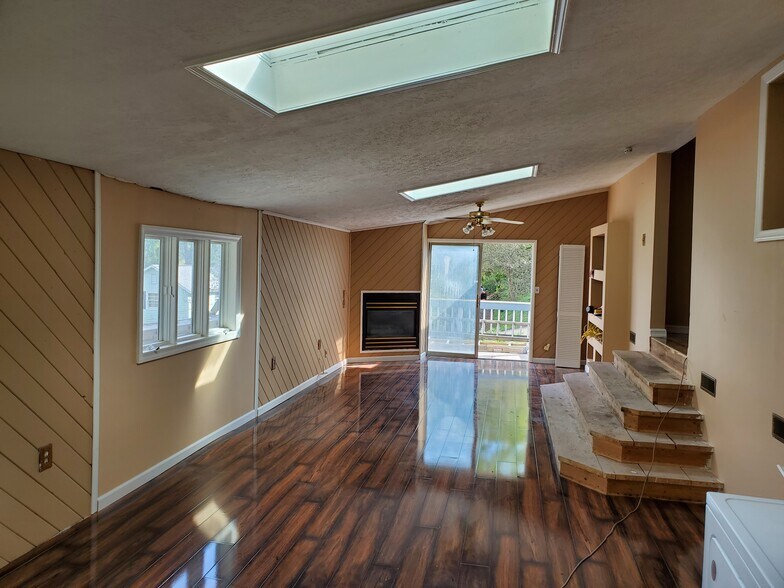 Living room with gas fireplace - 62 Glen Ave