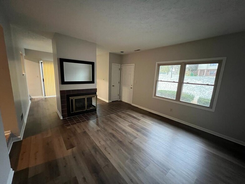 Building Photo - 9572 Maple Way