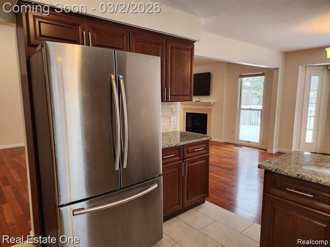 Building Photo - 492 Buttercup Dr