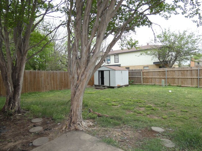 Building Photo - 325 Asbury Dr