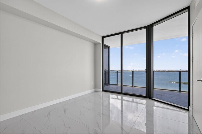 Building Photo - 701 NE 23rd St