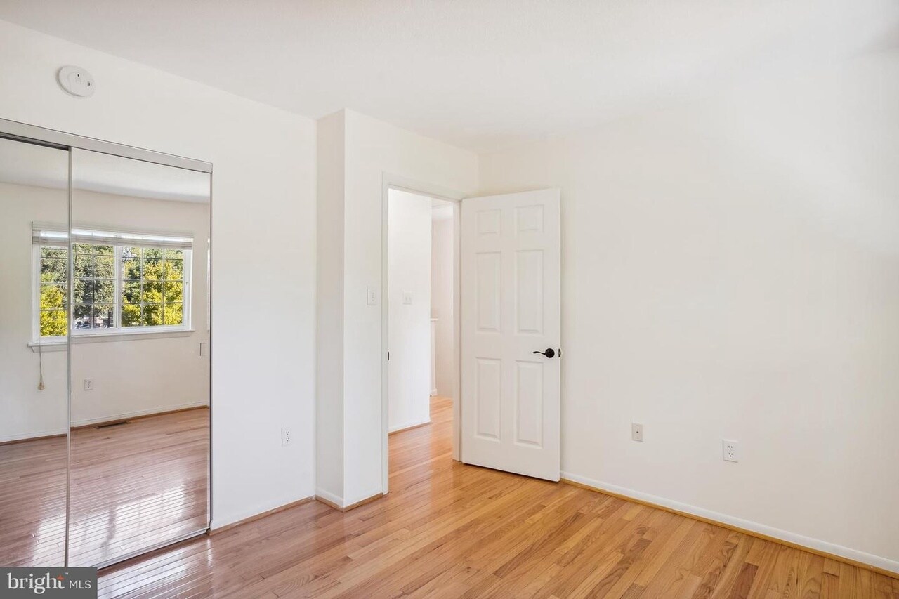 Building Photo - 11444 Herefordshire Way