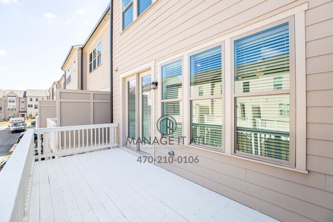 Building Photo - Great location! Elegant Townhome in Doraville