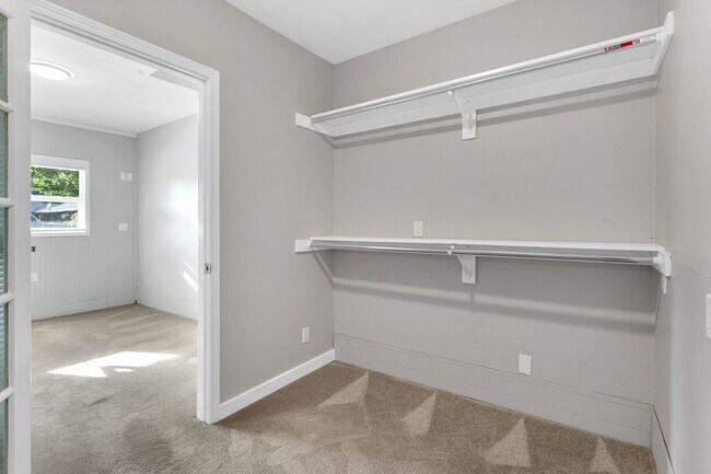 Building Photo - 1365CEDA