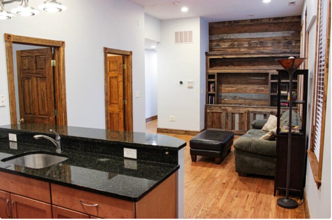 Building Photo - 1451 N Artesian Ave