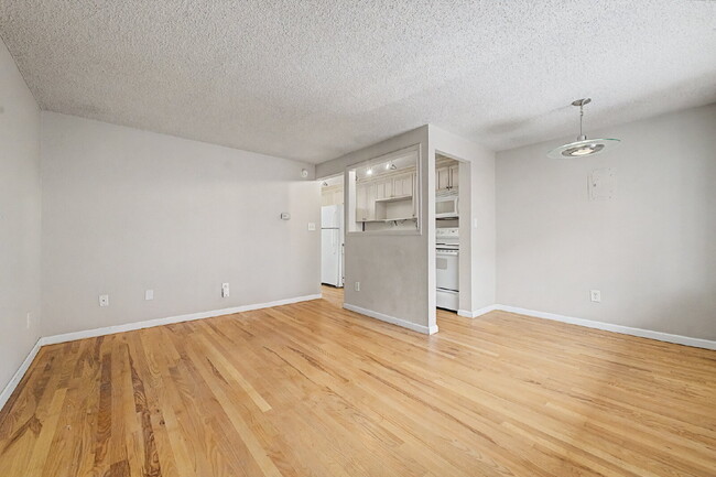Building Photo - North Washington park one bedroom / one bath Apartment  for rent
