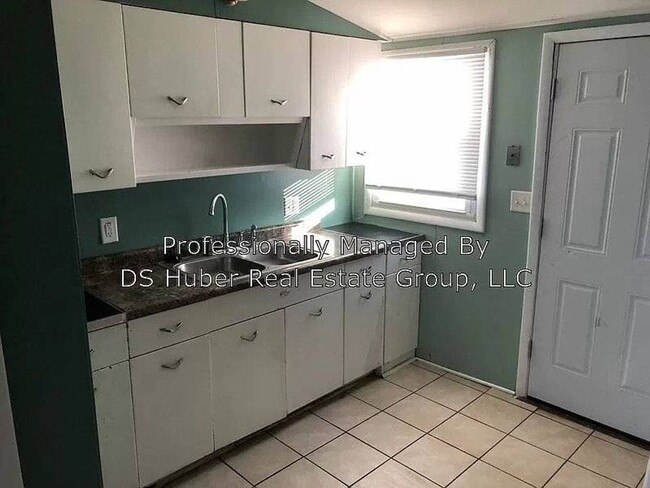 Building Photo - 2409 Greenbelt Dr