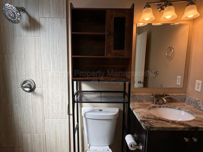 Building Photo - 2118 E 21st Ave