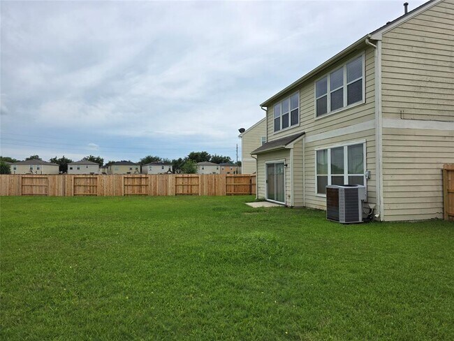 Building Photo - 3043 Feather Green Trail