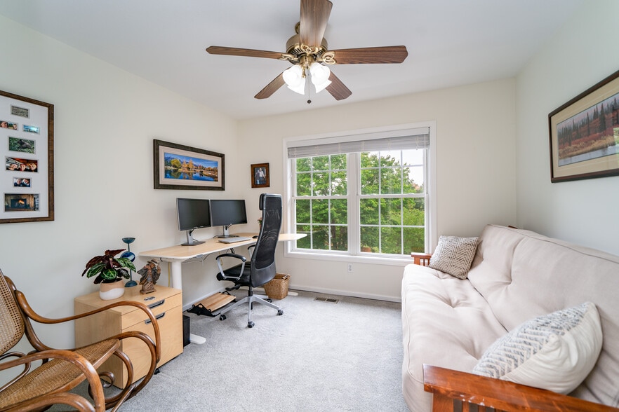 Bedroom / Study - 5 Tsuga Rise