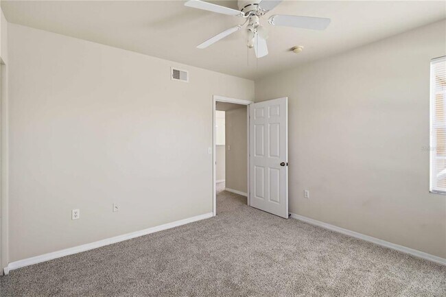 Building Photo - 1015 Villagio Cir